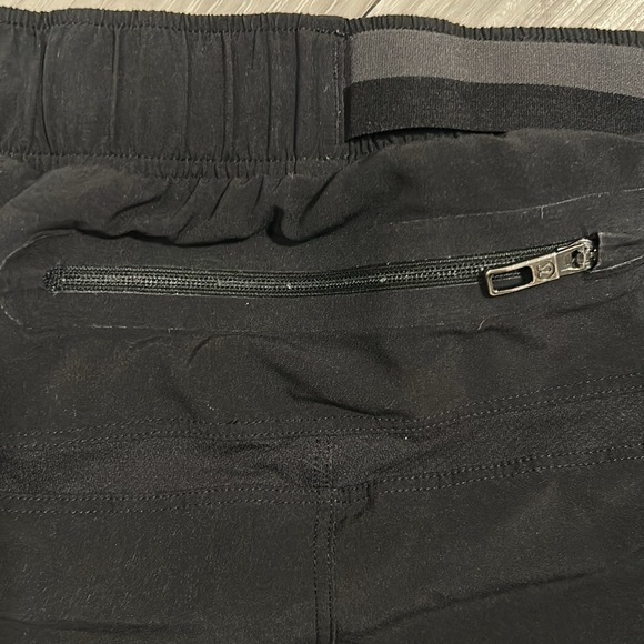 LULULEMON MENS ATHLETIC SHORTS - Picture 4 of 4